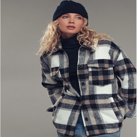 NEW! Urban Daizy Plaid Button-Down Jacket w/ Side Pockets Size’s S,M & L - Picture 3 of 9